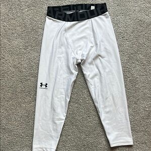 Under Armour Heat Gear Tights, Youth Medium 3/4 Length